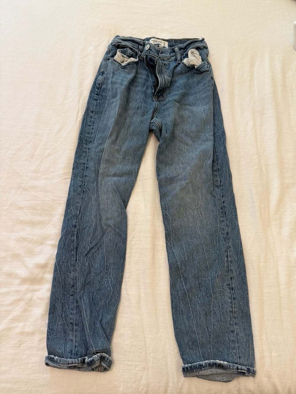 Abercrombie & Fitch The '90s Straight Ultra High Rise Jeans Size 27/4S